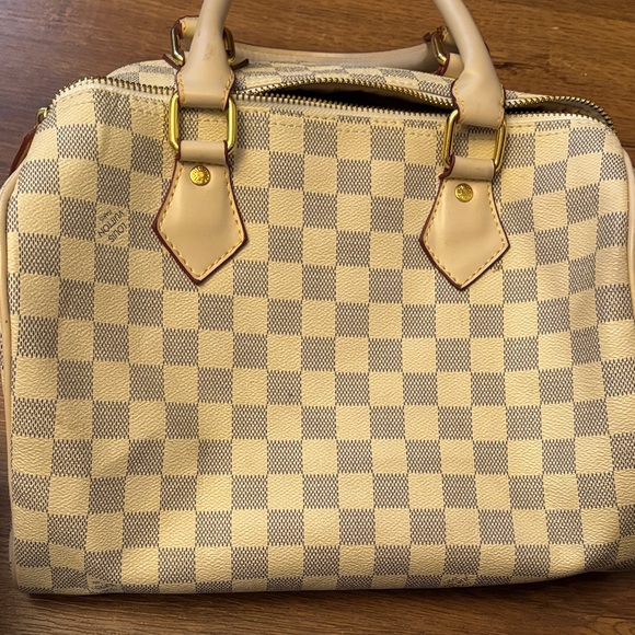 Purse bundle (non authentic) - Picture 5 of 15